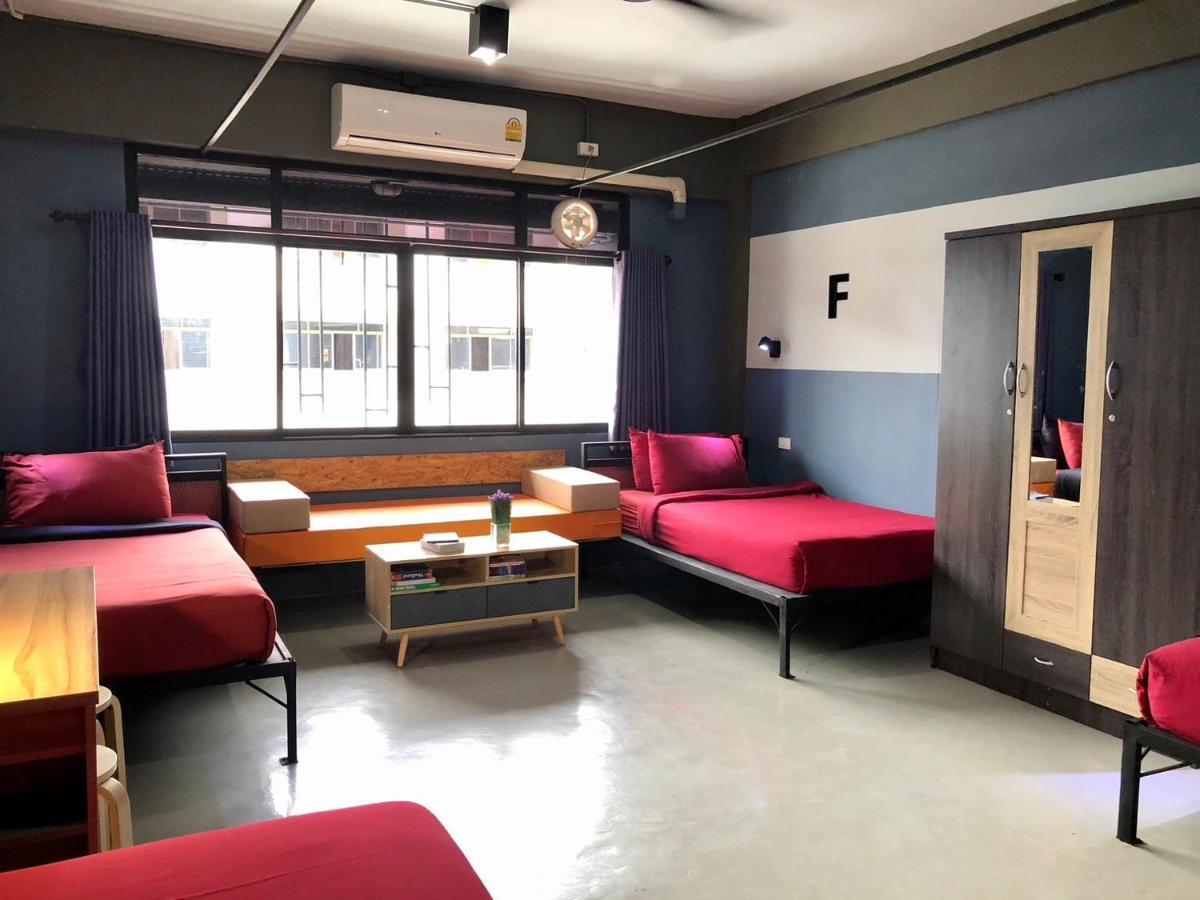 Amity Poshtel Vandrarhem Krabi town Exteriör bild