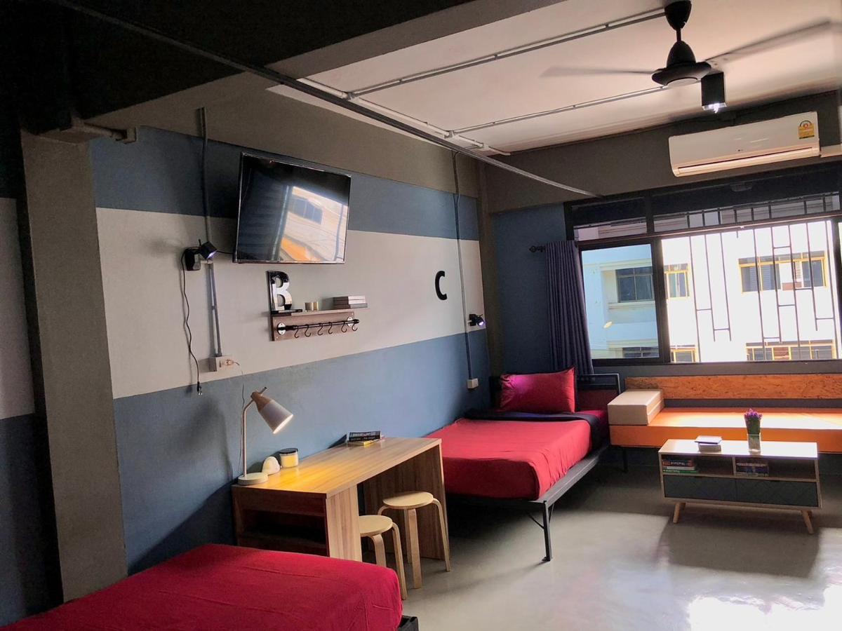 Amity Poshtel Vandrarhem Krabi town Exteriör bild