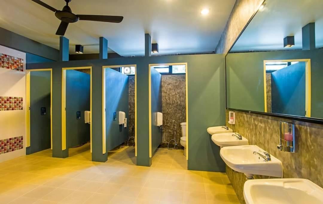 Amity Poshtel Vandrarhem Krabi town Exteriör bild