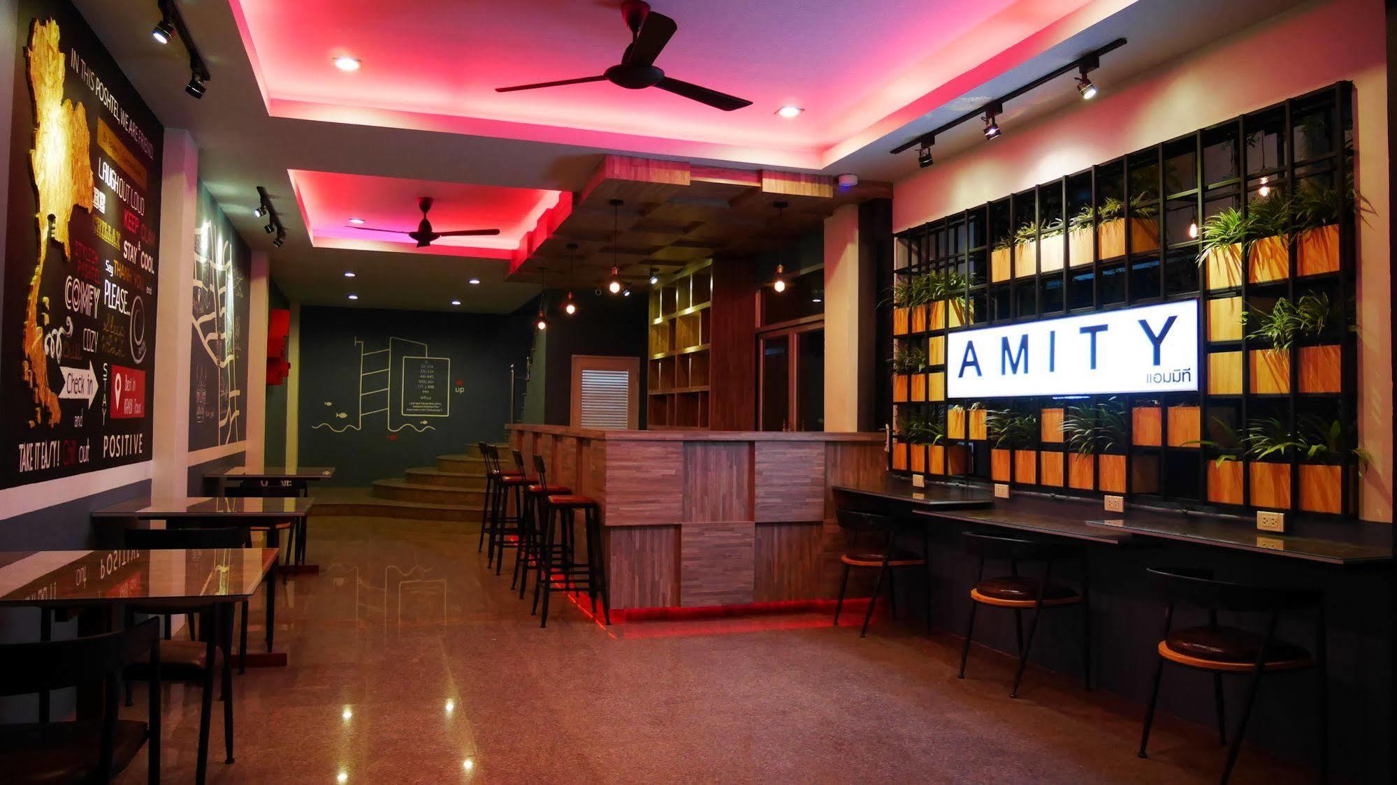 Amity Poshtel Vandrarhem Krabi town Exteriör bild