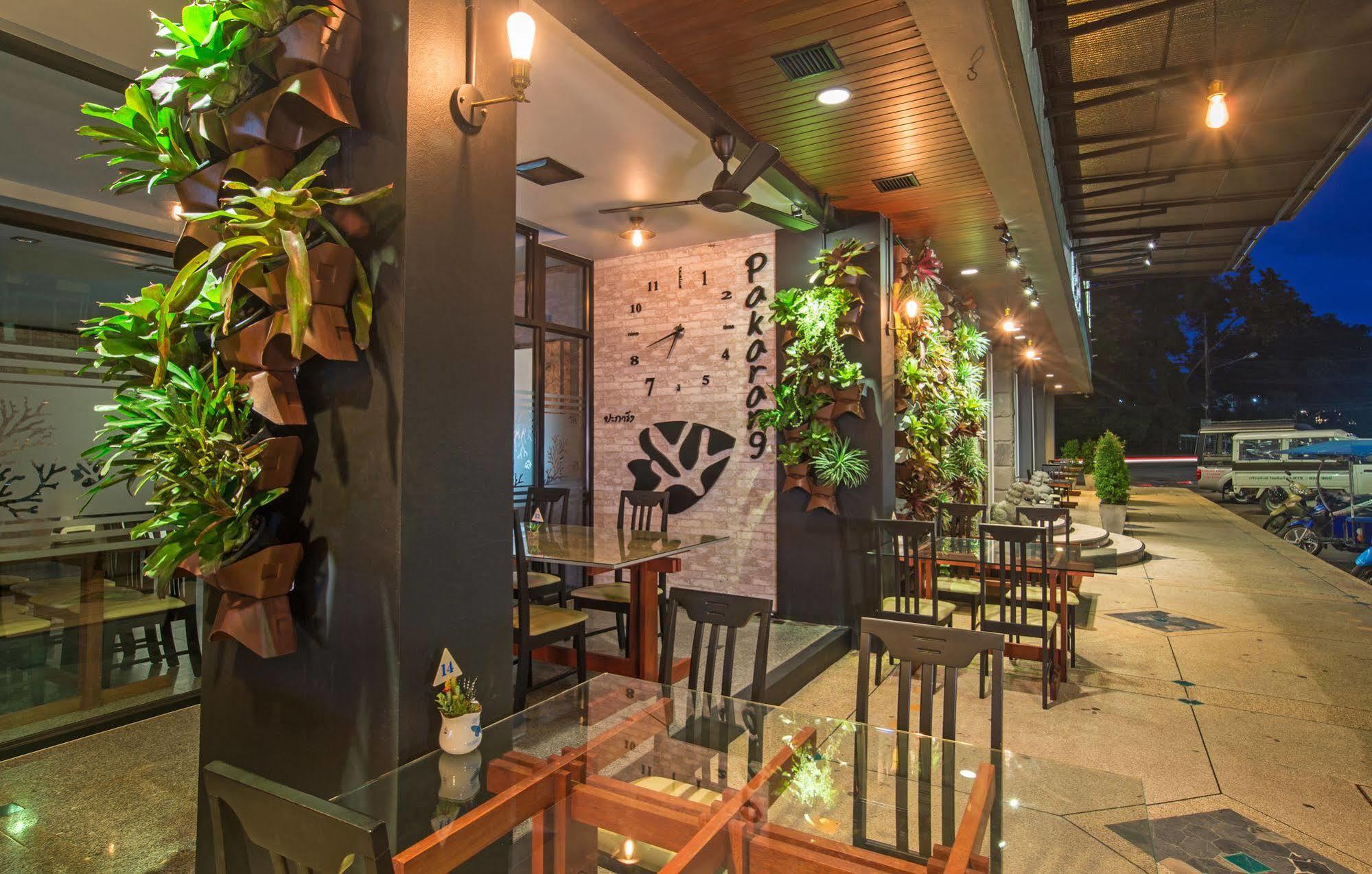 Amity Poshtel Vandrarhem Krabi town Exteriör bild