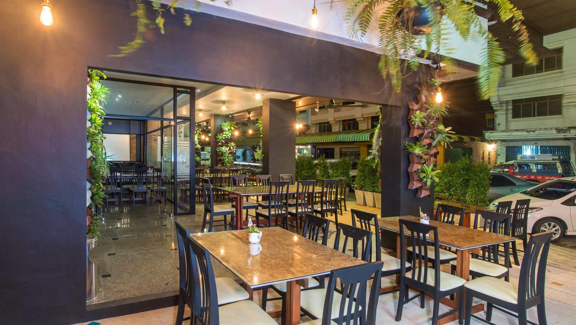 Amity Poshtel Vandrarhem Krabi town Exteriör bild