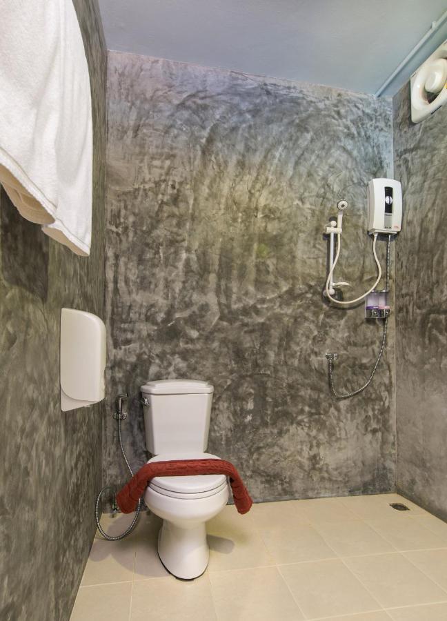 Amity Poshtel Vandrarhem Krabi town Exteriör bild